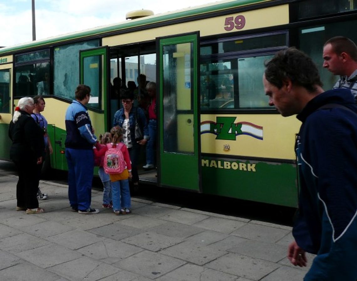 Rosną wydatki na pomoc społeczną