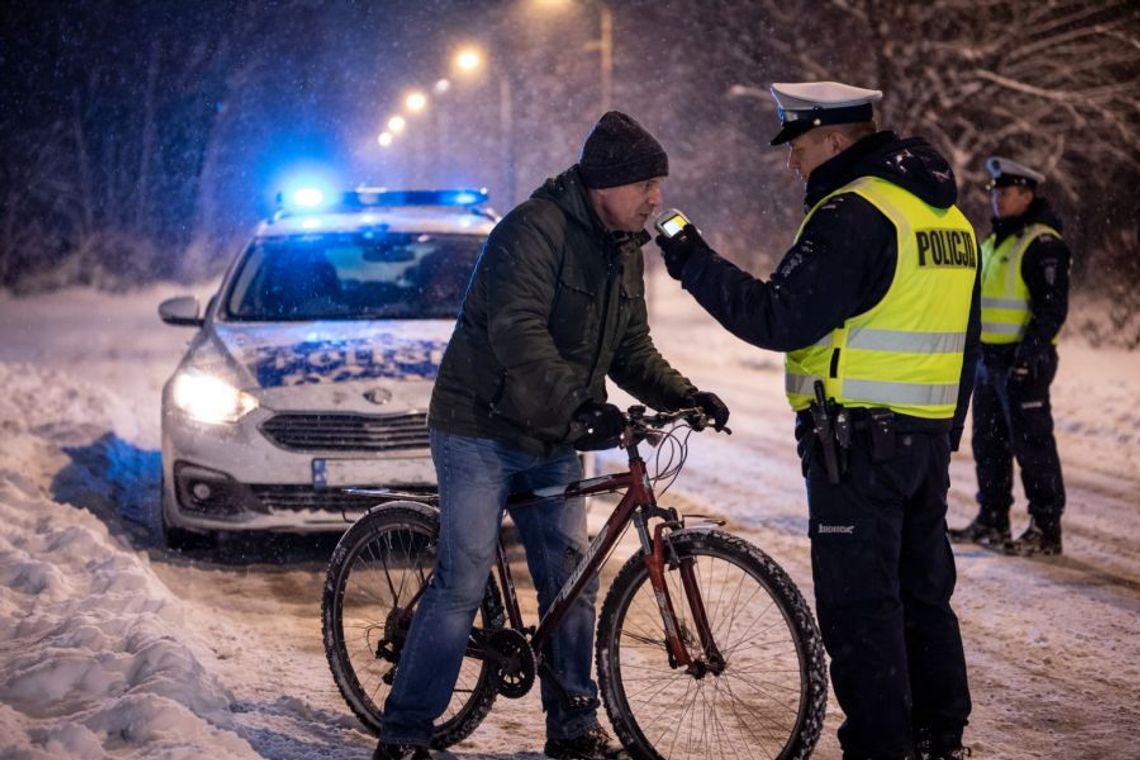 Rowerzysta ukarany mandatem 2,5 tys. zł. Policja apeluje o rozsądek Rowerzysta ukarany mandatem 2,5 tys. zł. Policja apeluje o rozsądek