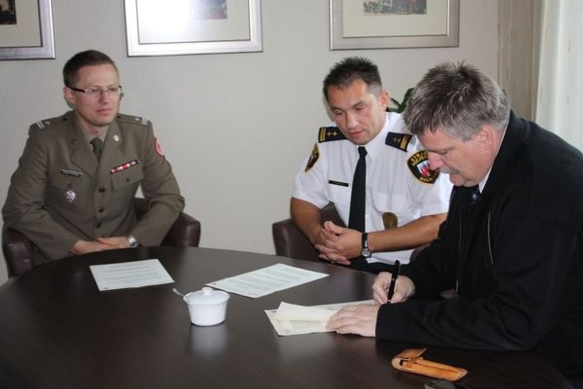 Strażnicy i żandarmi w parze Strażnicy i żandarmi w parze