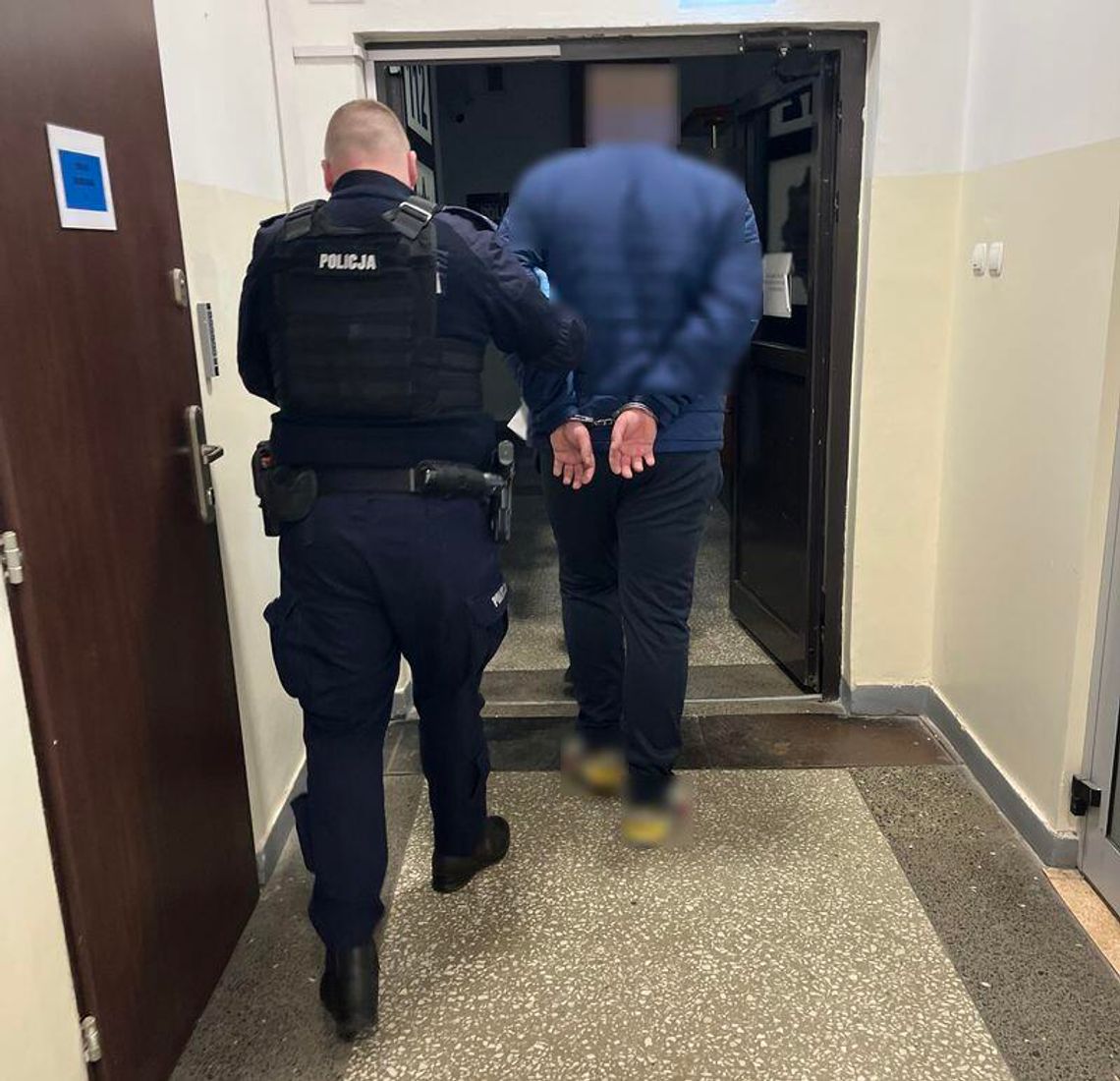 SZOKUJĄCE ZATRZYMANIE. Pytał 11-latkę czy rosną jej piersi, namawiał na sex, udostępniał pornografię! SZOKUJĄCE ZATRZYMANIE. Pytał 11-latkę czy rosną jej piersi, namawiał na sex, udostępniał pornografię!