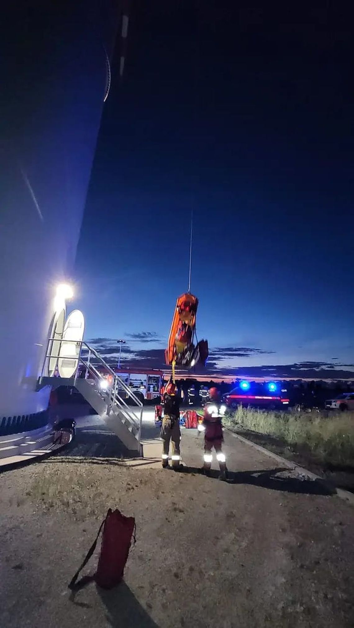 Tragedia w Gnojewie - Reanimacja 130 metrów nad ziemią Tragedia w Gnojewie - Reanimacja 130 metrów nad ziemią