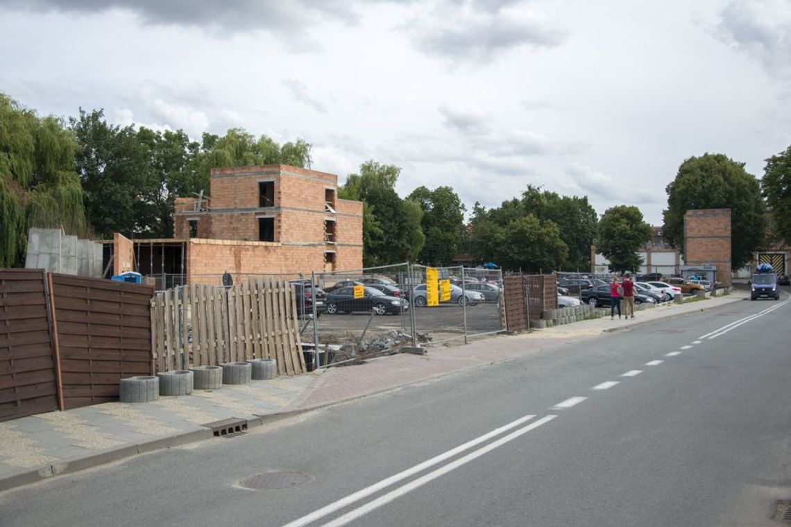 Turyści zachwyceni zamkiem, zdegustowani cenami za parkowanie Turyści zachwyceni zamkiem, zdegustowani cenami za parkowanie