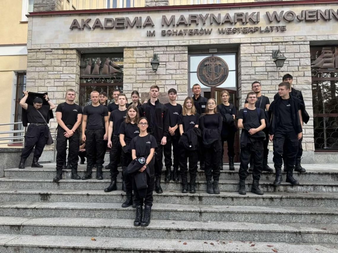 Uczniowie ZST w Malborku z certyfikatami i dodatkowymi punktami uprawniającymi wstęp do Akademii Marynarki Wojennej w Gdyni Uczniowie ZST w Malborku z certyfikatami i dodatkowymi punktami uprawniającymi wstęp do Akademii Marynarki Wojennej w Gdyni