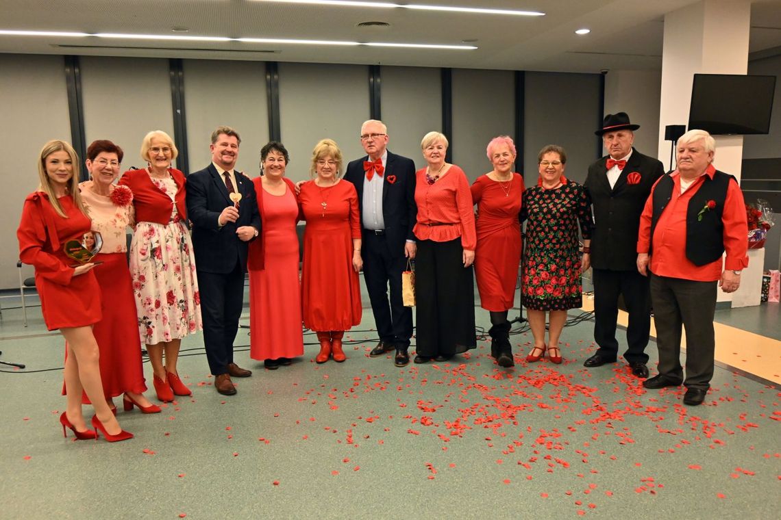 Walentynki Uniwersytetu Trzeciego Wieku w Szkole Łacińskiej Walentynki Uniwersytetu Trzeciego Wieku w Szkole Łacińskiej