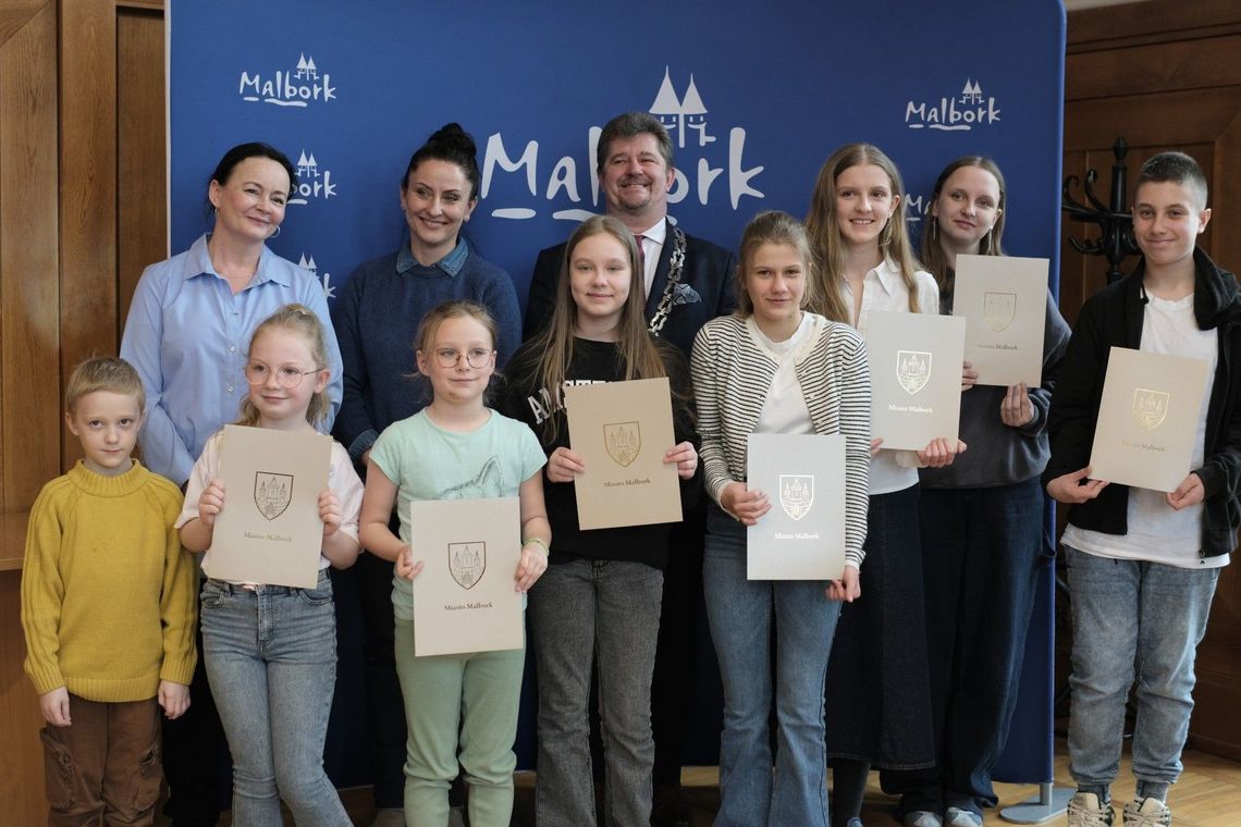 Wręczenie nagród w konkursie plastycznym „Zmiany klimatyczne a zdrowie” Wręczenie nagród w konkursie plastycznym „Zmiany klimatyczne a zdrowie”