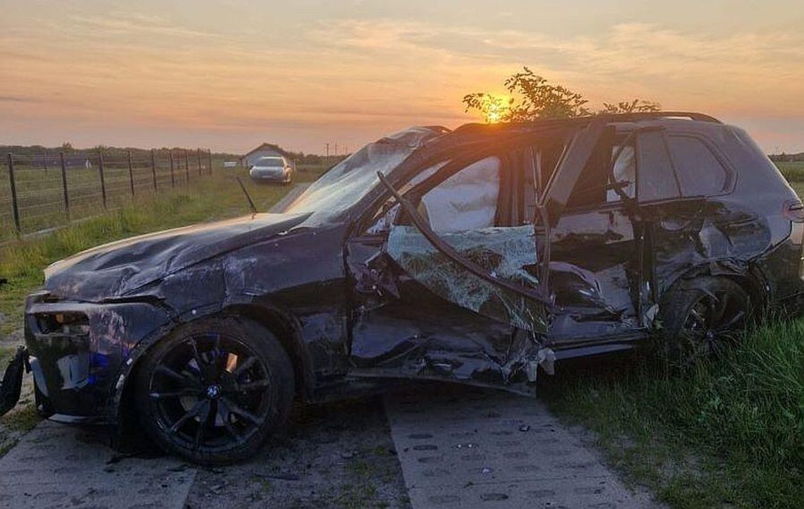 Wstępne ustalenia mówią o nieustąpieniu pierwszeństwa. Kierowca BMW ranny trafił do szpitala Wstępne ustalenia mówią o nieustąpieniu pierwszeństwa. Kierowca BMW ranny trafił do szpitala