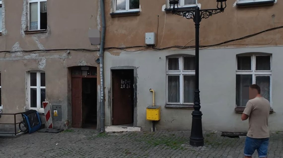 Zabójstwo kobiety na Starym Mieście. Sprawca zadał ciosy nożem w głowę Zabójstwo kobiety na Starym Mieście. Sprawca zadał ciosy nożem w głowę