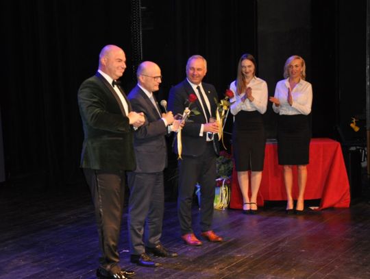 Podziękowania dla władz zaprzyjaźnionych miast - Starogardu Gdańskiego i Grudziądza. Podziękowania dla władz zaprzyjaźnionych miast - Starogardu Gdańskiego i Grudziądza.